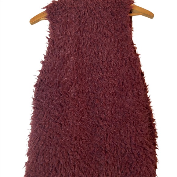 Ophelia Roe Sherpa style burgundy plum fuzzy faux fur open front sweater vest S - Picture 3 of 8